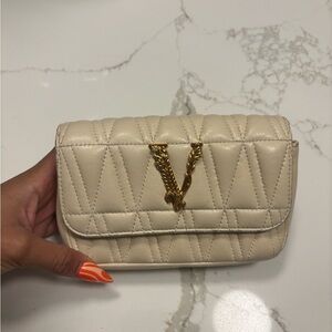Elegant Cream Quilted Women's Bag